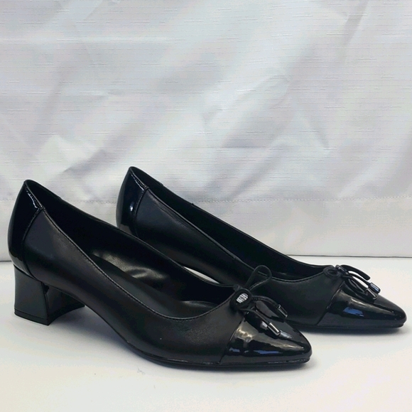 Bandolino Shoes - Bandolino Azia black leather block heel with front bow detail shoe in a size 8